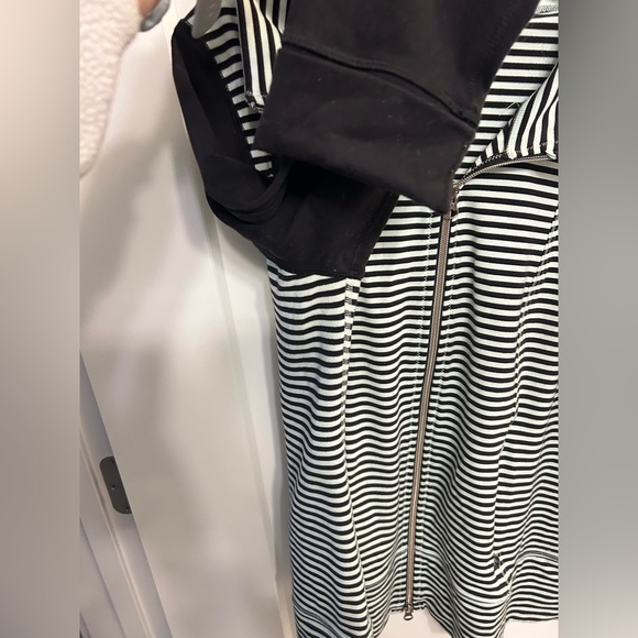 Lululemon Daily Yoga Full Zip Jacket in Mint Moment Black - Picture 9 of 13